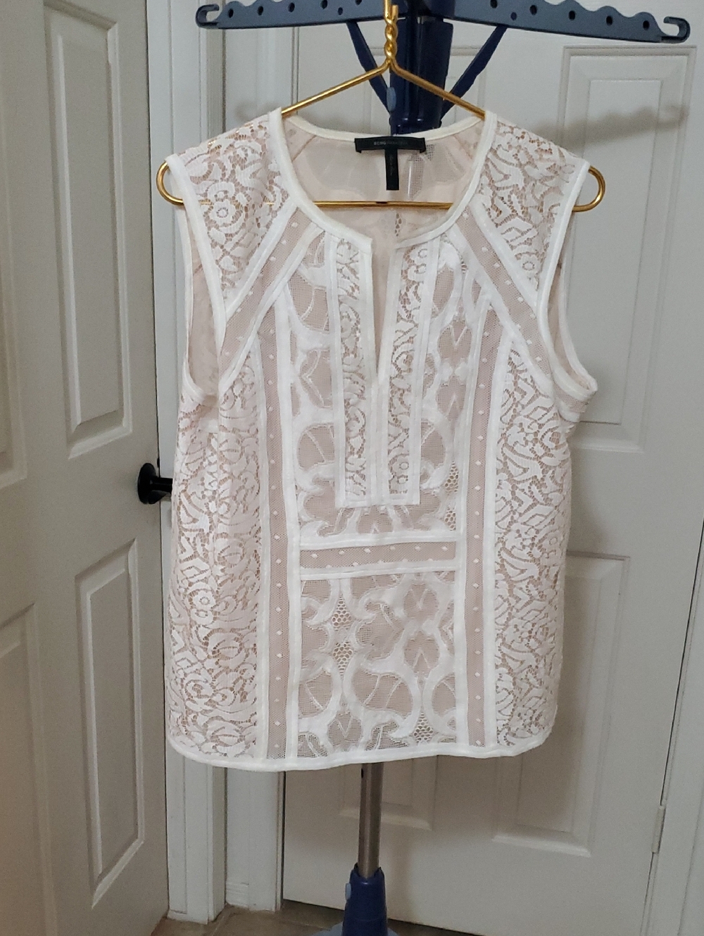 BCBGMaxAzria White Lace Shell Top